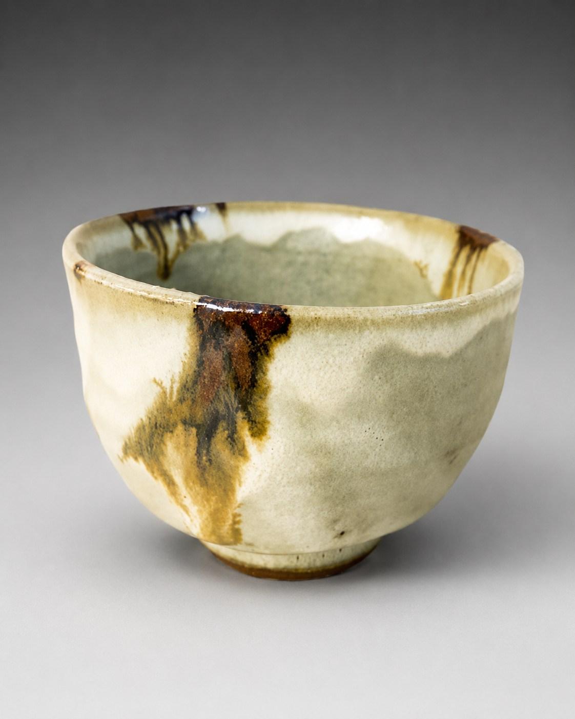 Hamada Shoji — Chawan / Tea Bowl. A Stoneware chawan [tea bowl] with Iron Glaze, Japanese stoneware, Showa period, 20th century.
