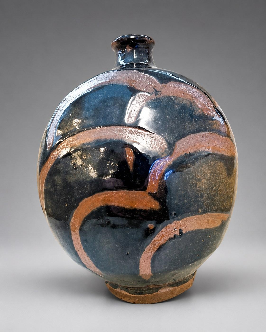 Hamada Shoji — Vase, finger-wiped. A Stoneware Vase with Finger-wiped Pattern, Japanese stoneware, Showa period, 20th century.