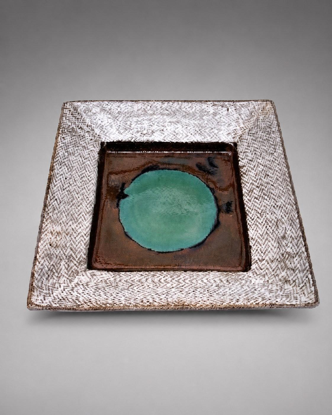 Shimaoka Tatsuzo — Dish, rope-impressed inlay. A Square Stoneware Dish with Inlaid Rope Pattern, Japanese stoneware, Showa period, 20th century.